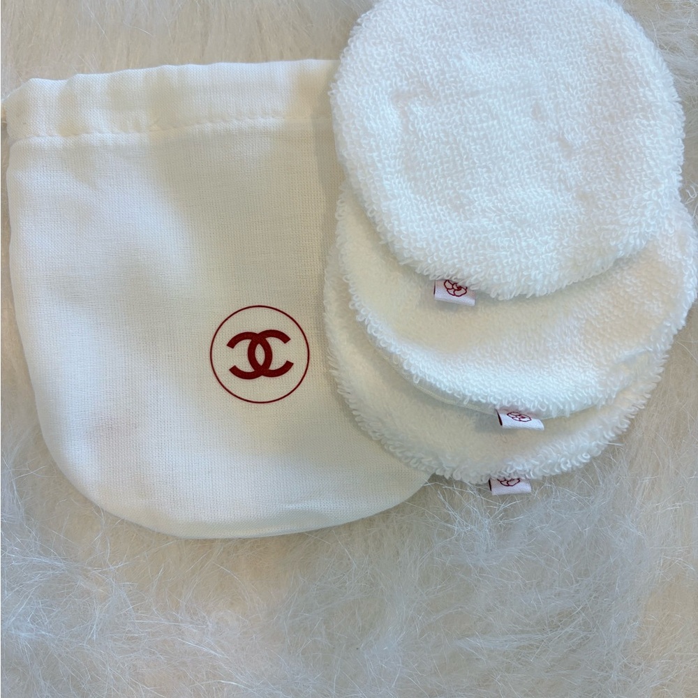 Chanel White Cleansing Pads with Logo Pouch